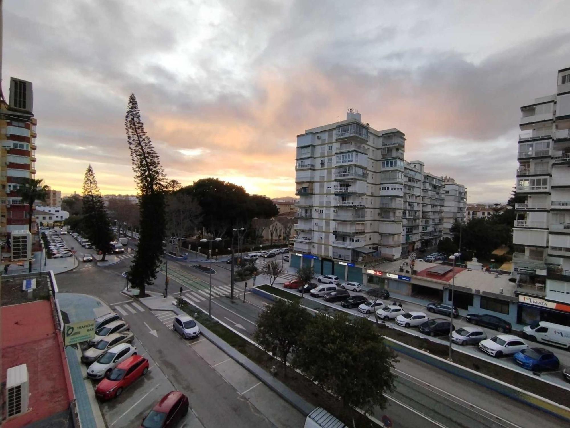 Plazamar Centro Apto 1 Dorm 3 Huesped Playa Wifi Torre Del Mar Bagian luar foto
