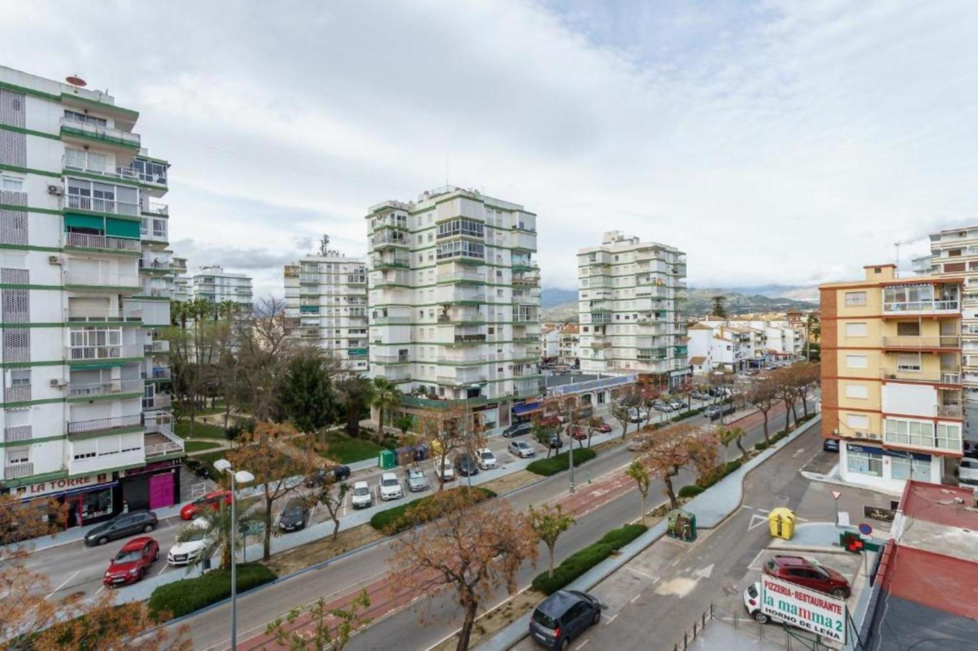 Plazamar Centro Apto 1 Dorm 3 Huesped Playa Wifi Torre Del Mar Bagian luar foto