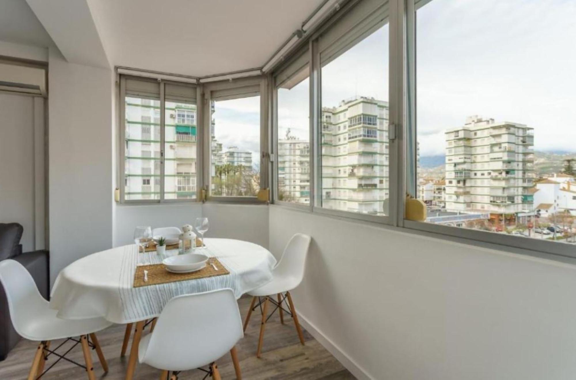 Plazamar Centro Apto 1 Dorm 3 Huesped Playa Wifi Torre Del Mar Bagian luar foto