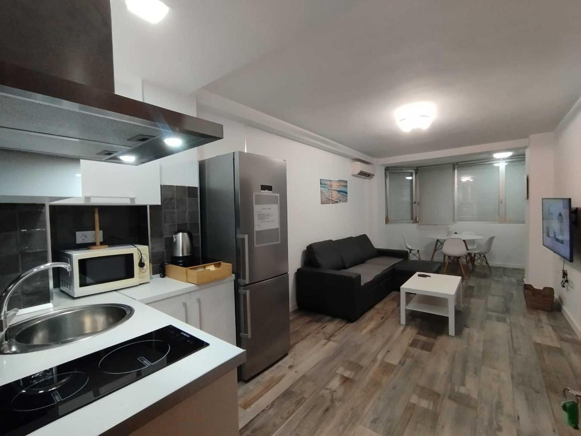 Plazamar Centro Apto 1 Dorm 3 Huesped Playa Wifi Torre Del Mar Bagian luar foto